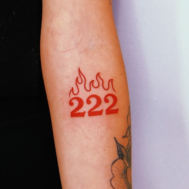 tatouage 222