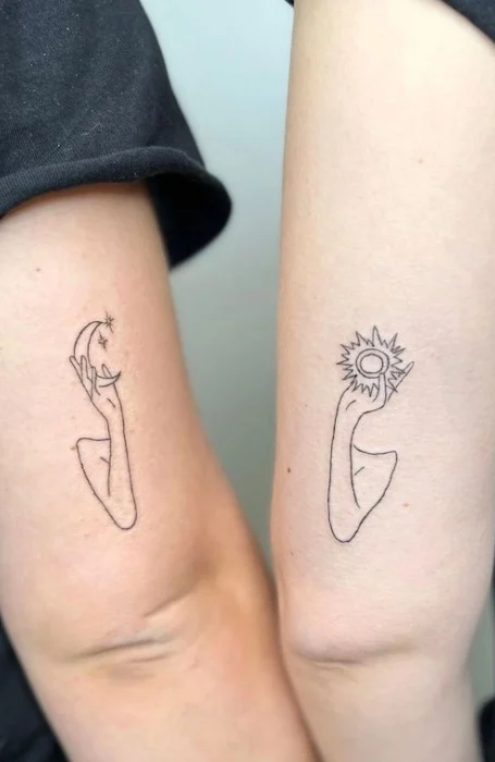 Tatouages du soleil et de la lune pour les meilleurs amis