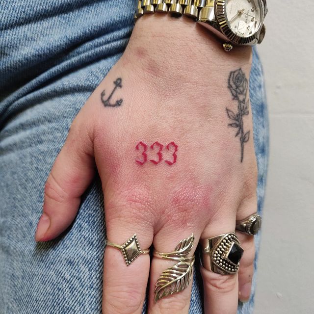 Signification tatouage 333