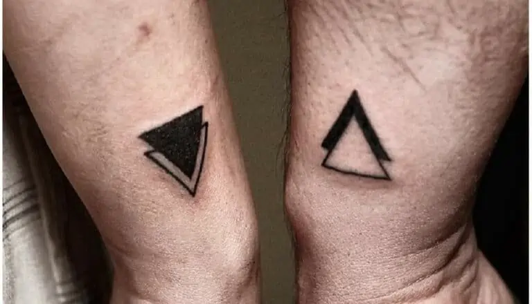 Signification Tatouage Double Triangle  (9 significations)