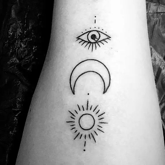 tatouage oeil soleil lune