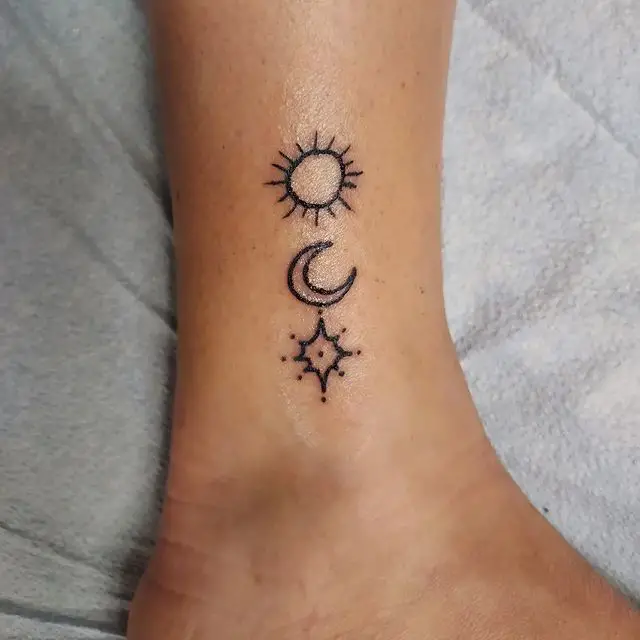 tatouage étoile soleil lune