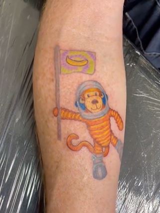 tatouage de singe de l'espace